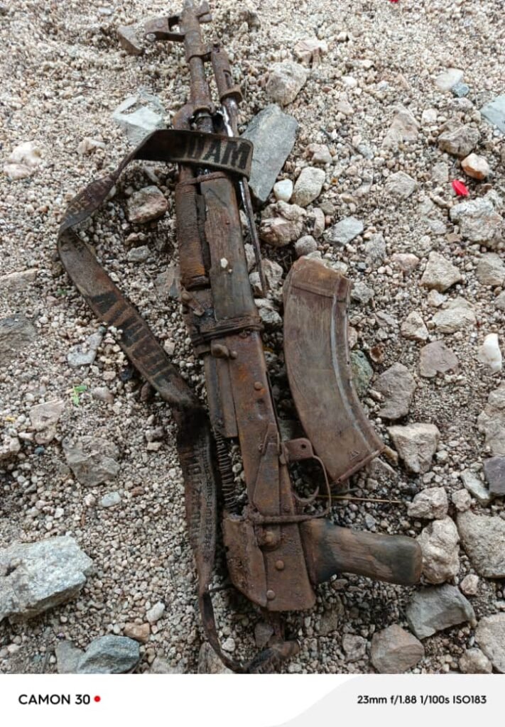 Cameroun : 01 Kalachnikov retrouvée dans un champ dans le village Adi
